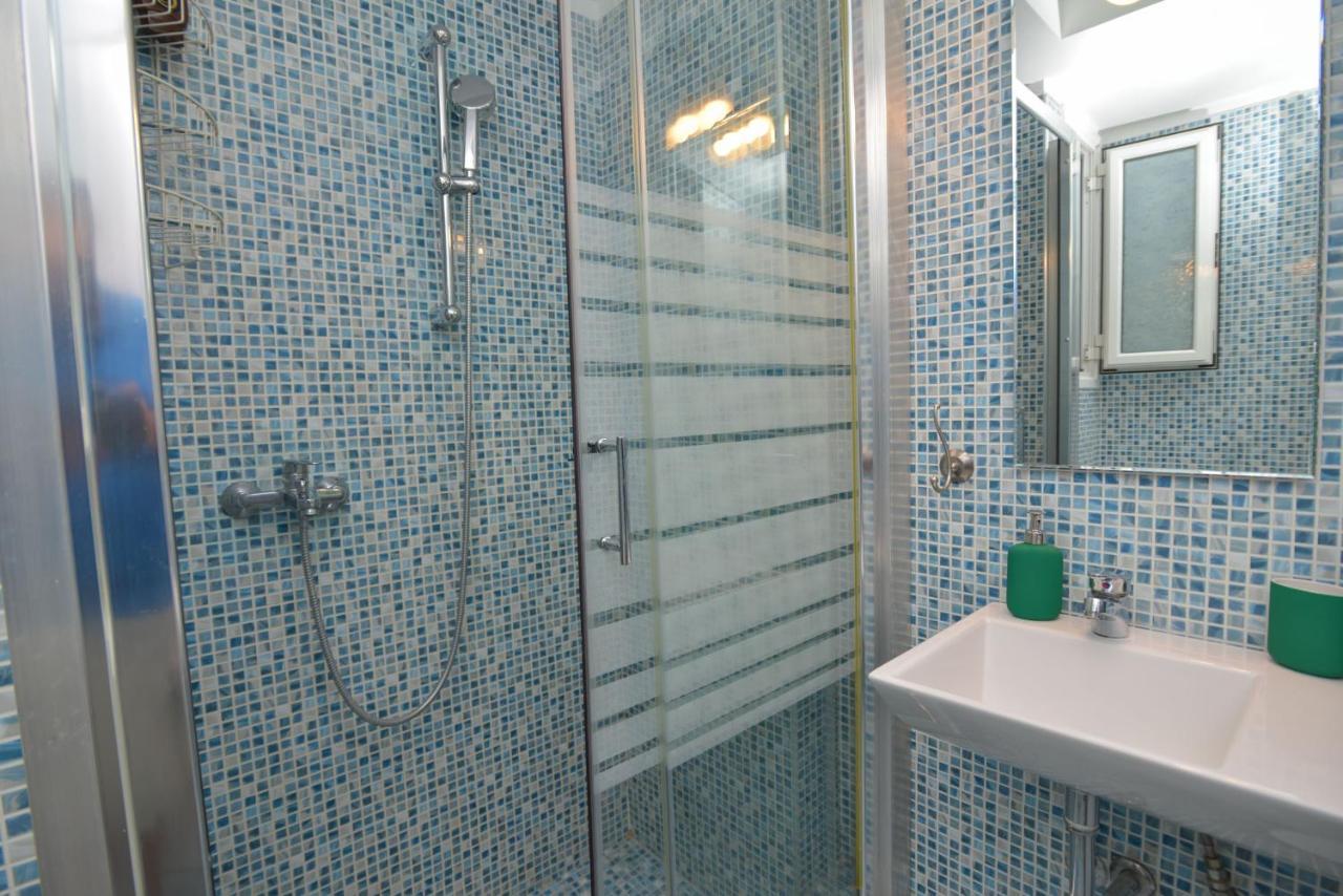 Athens Stylish Studio In Front Of Syntagma Metro Stop For 2 Luaran gambar