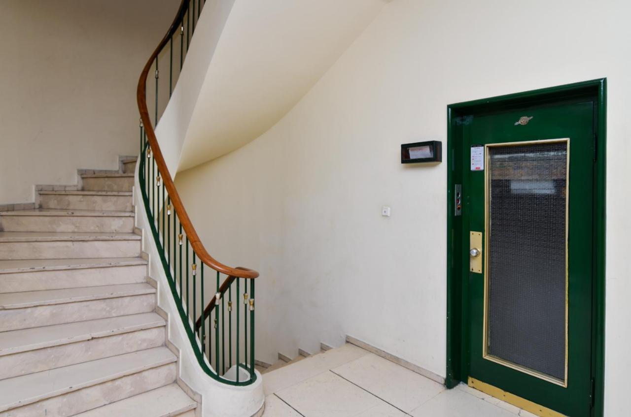 Athens Stylish Studio In Front Of Syntagma Metro Stop For 2 Luaran gambar